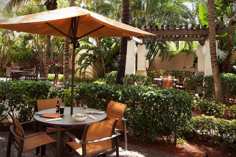 Courtyard By Marriott Fort Lauderdale Airport & Cruise Port Dania Beach Exterior foto